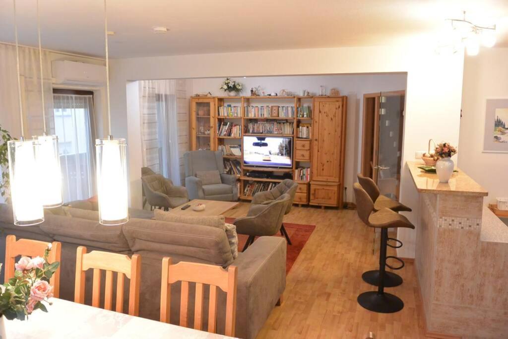 Beste Lage Im Zentrum Und Am Hofgarten 150Qm Mit Klima, 2Xbalkon, Aufzug, Familienfreundlich Bayreuth Buitenkant foto